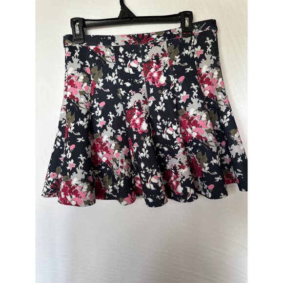 Abercrombie & Fitch🌿Floral Skater Mini Skirt Navy Pink White Size L Fit & Flare - Picture 10 of 10